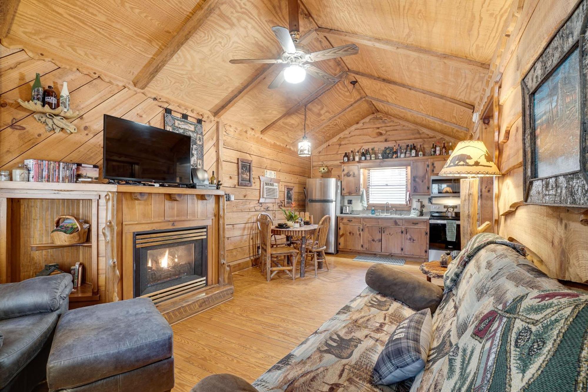 Secluded Family Retreat In Dahlonega With Hot Tub! Βίλα Εξωτερικό φωτογραφία