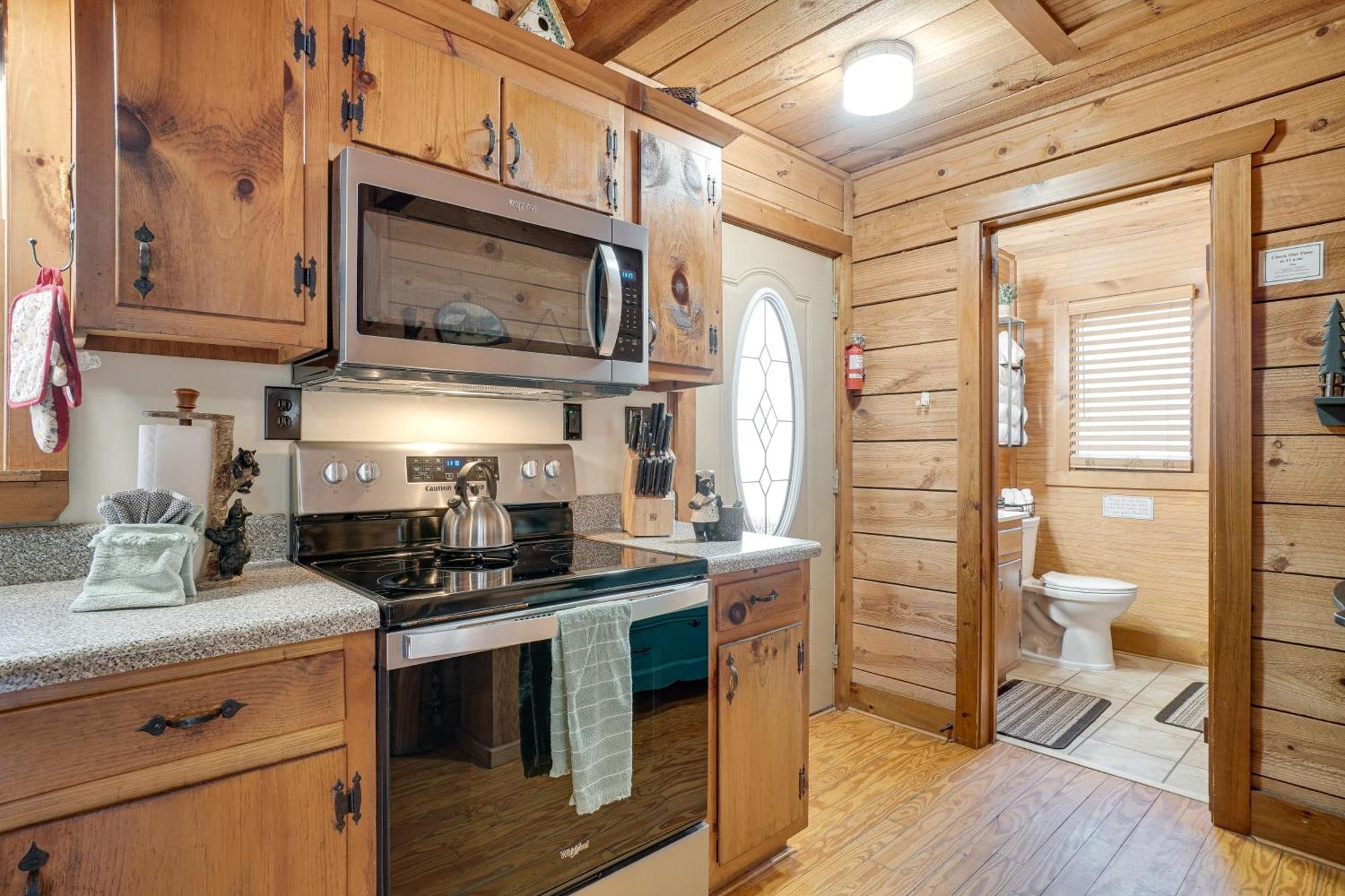 Secluded Family Retreat In Dahlonega With Hot Tub! Βίλα Εξωτερικό φωτογραφία