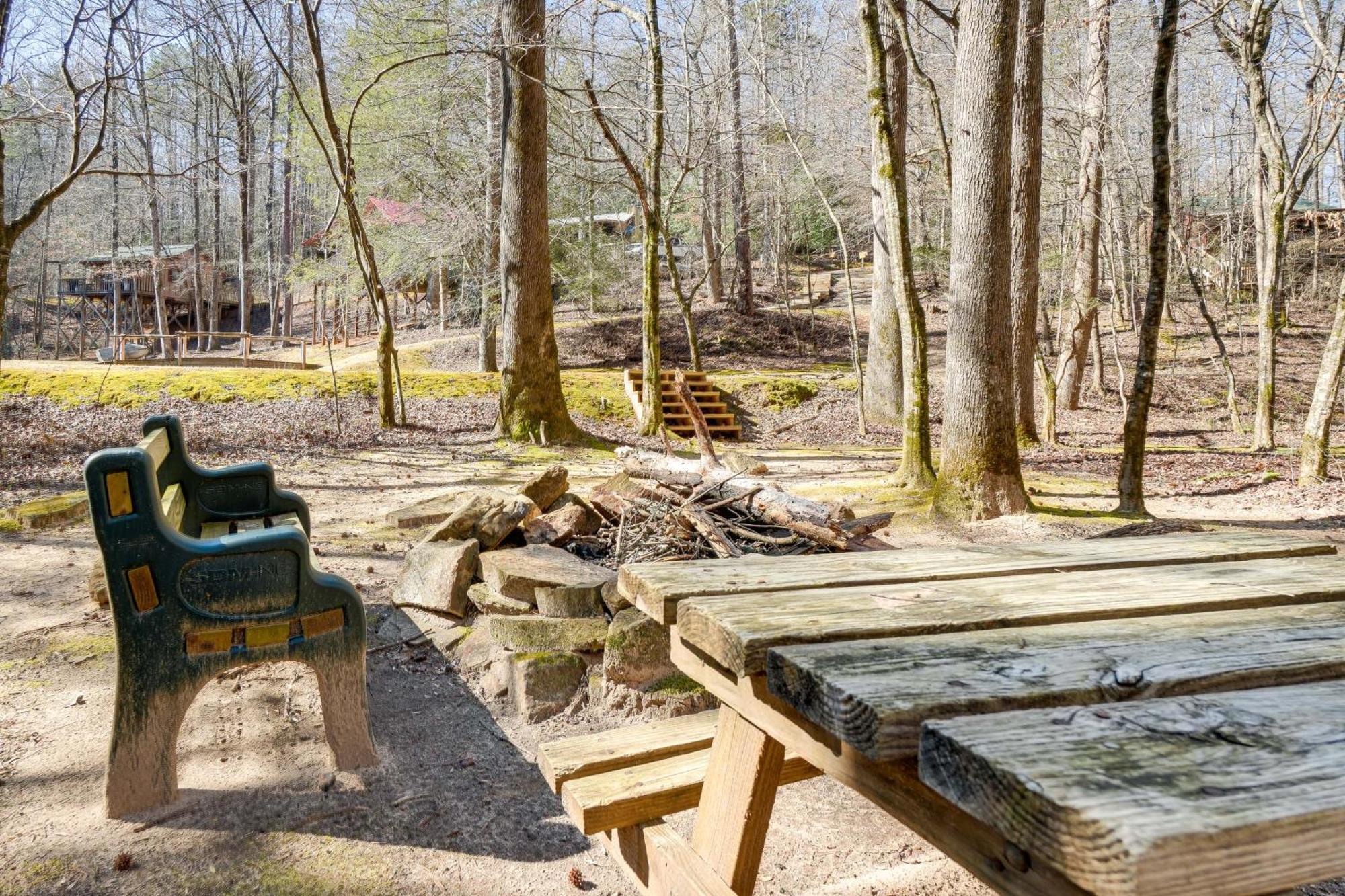 Secluded Family Retreat In Dahlonega With Hot Tub! Βίλα Εξωτερικό φωτογραφία